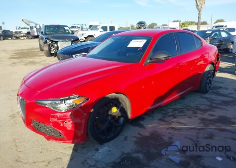 2020 Alfa Romeo Giulia z USA, uszkodzony, nr VIN ZARFAMAN2L7636459